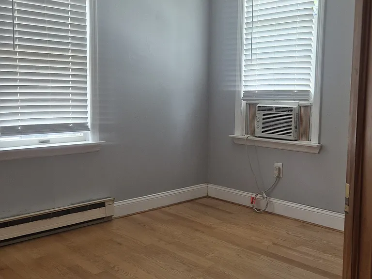 18-20 Somerville Rd #1 — Photo 5