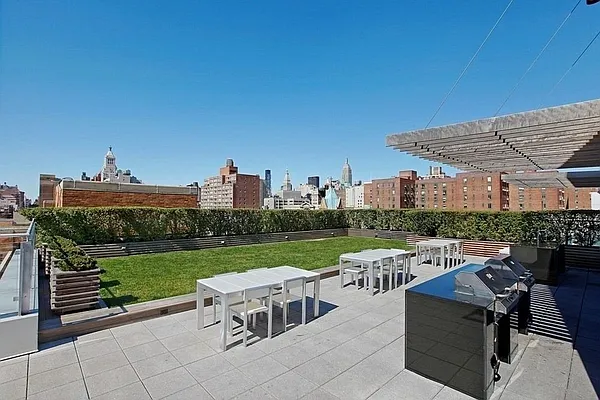 Sold by Luxe Group | media 7