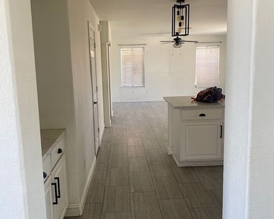 5th image of 638 Silverwood St