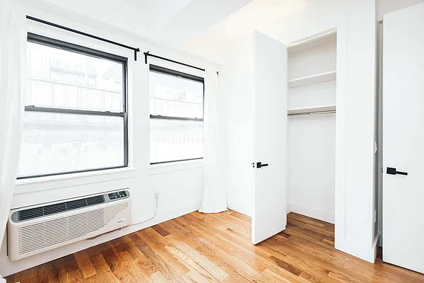 Rented by Nooklyn NYC LLC | media 7