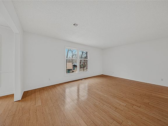 4th image of 1 Basore Cir