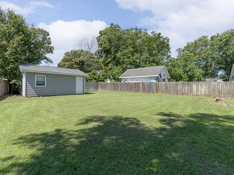106 Ashford Park — Photo 35
