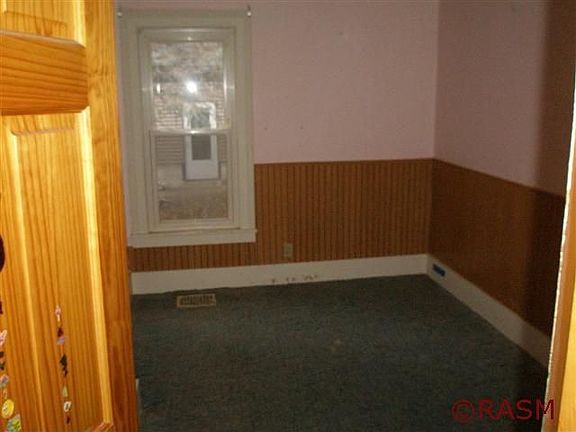 3rd image of 206 W 2nd St