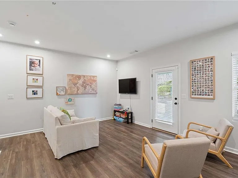 383 Skylar Way SE — Photo 15