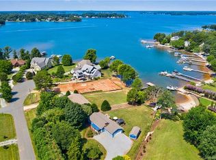 21223 Lakeview Cir, Cornelius, NC 28031
