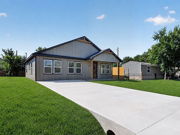 3rd image of 2921 Blackjack Ln