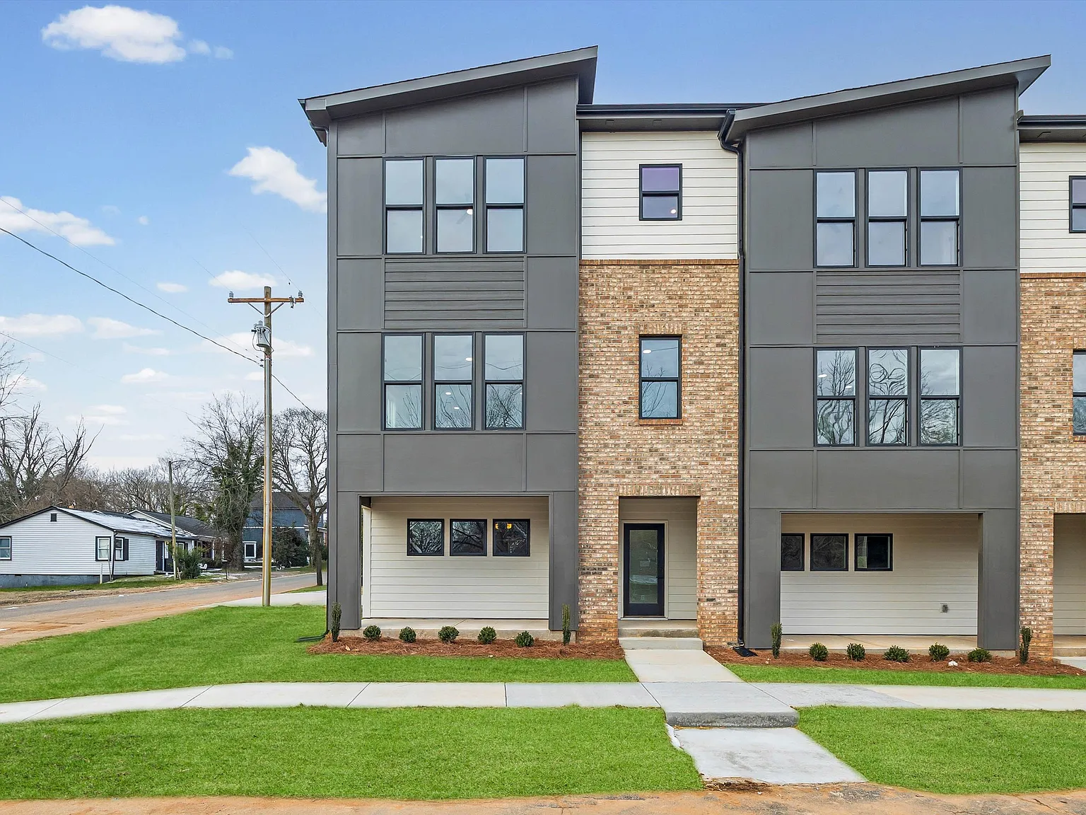3 bed, 1567 sqft, $2,300 — Photo 1