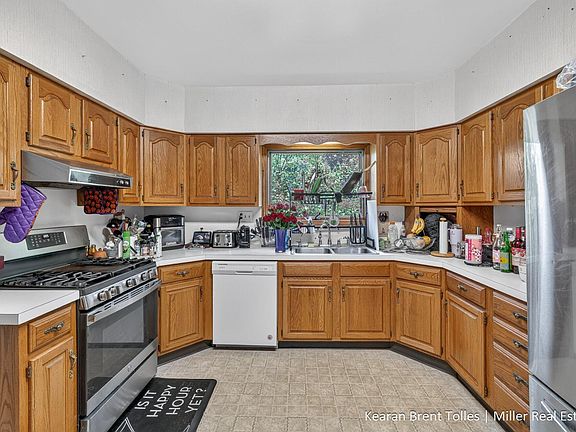 5th image of 527 N Boltwood St