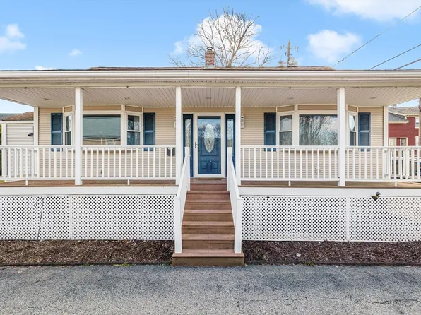 8 Summer St, Lincoln, RI 02838