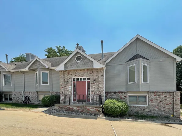 8176 Dellwood Dr, Urbandale, IA 50322