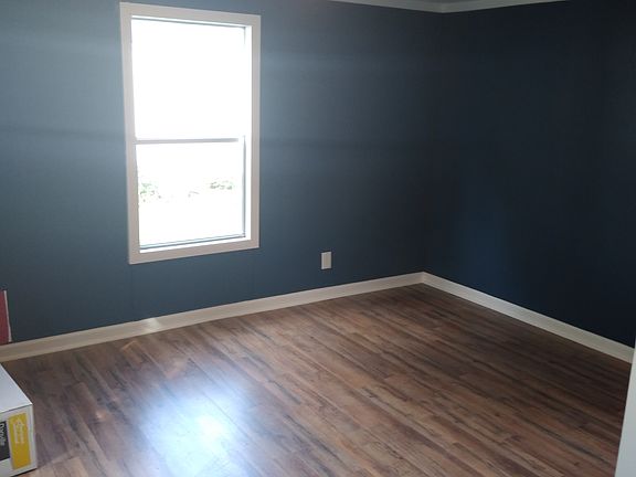 3rd image of 904 Field Dawn Ln
