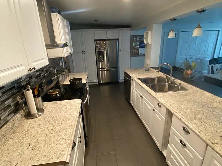 105 N Green Dr — Photo 9