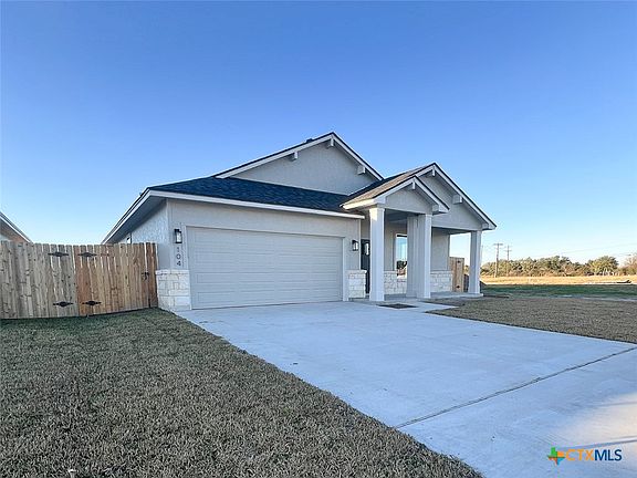 2nd image of 104 Persimmon Ct