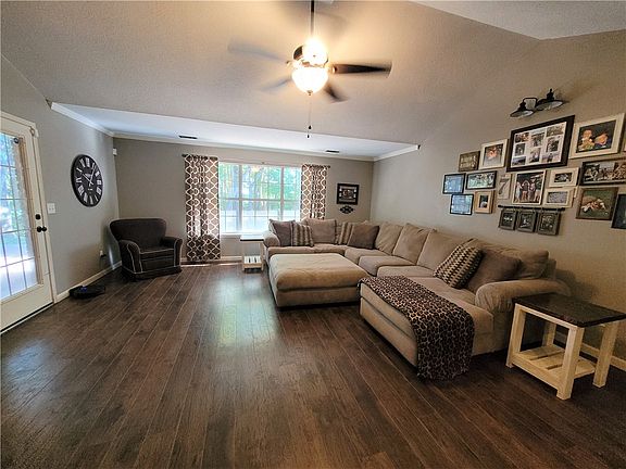 4th image of 44 Saint John Pl