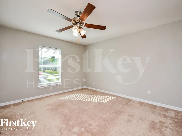 1139 SW 29th St — Photo 12