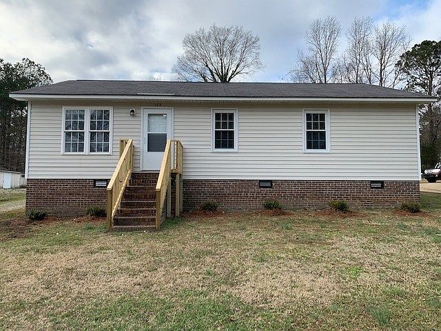 1st image of 105 Apache Dr