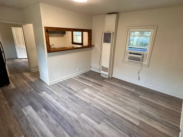 1010 S Hocker Ave #1010, Independence, MO 64050