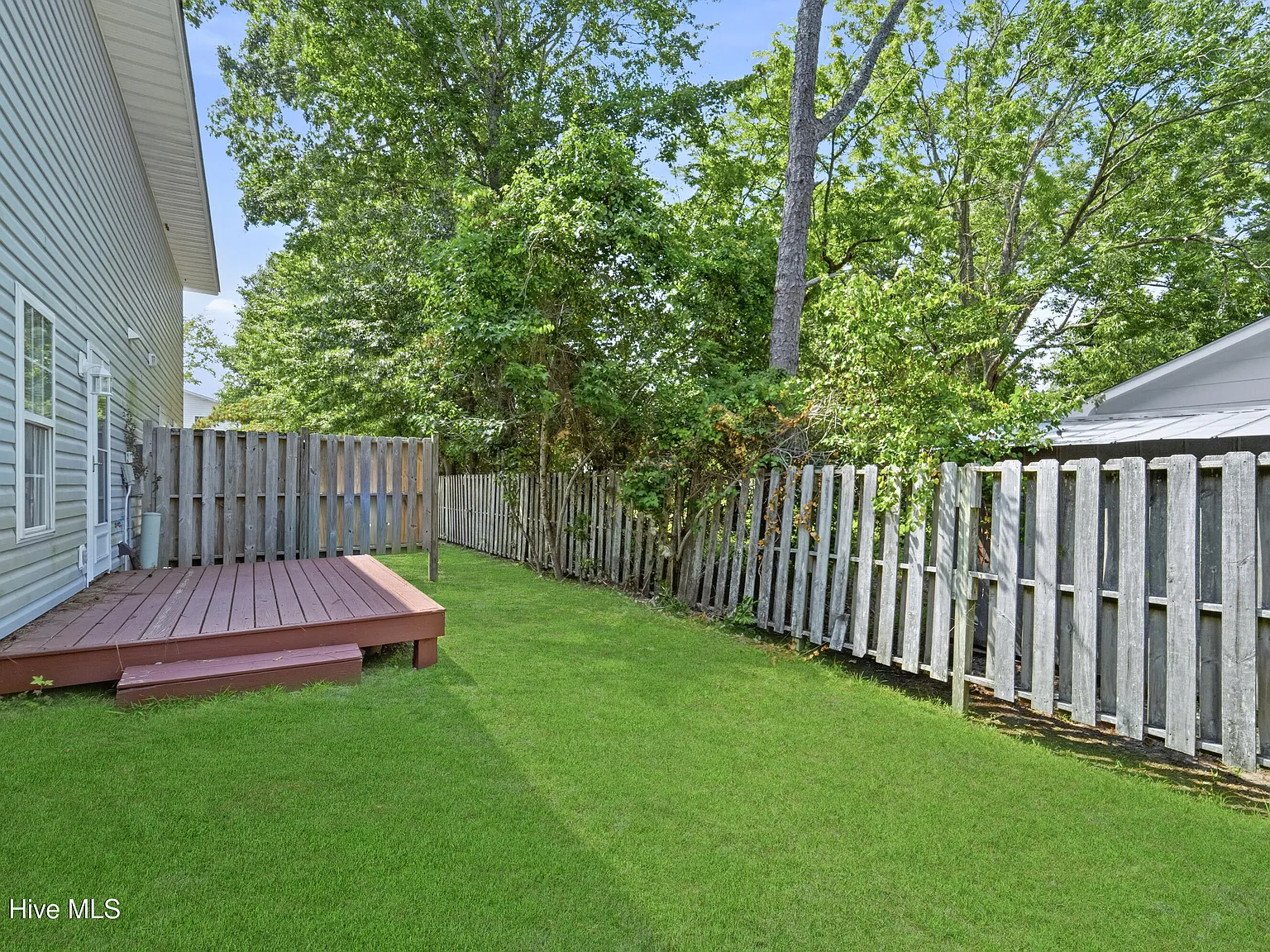 2 bed, 1.5 bath, 991 sqft, $1,350 — Photo 2