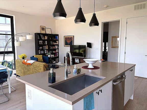 Kitchen/Den