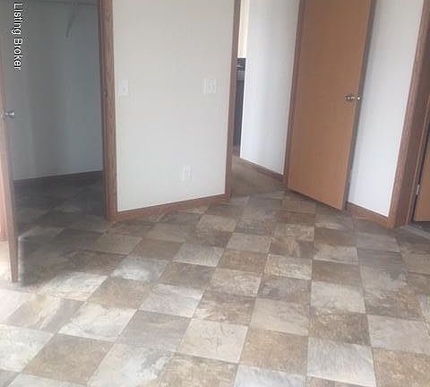 5th image of 2642 Hillside Dr