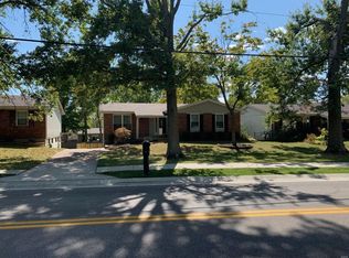 830 Reinke Rd, Ballwin, MO 63021