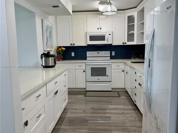 2681 S Course Dr APT 406, Pompano Beach, FL 33069