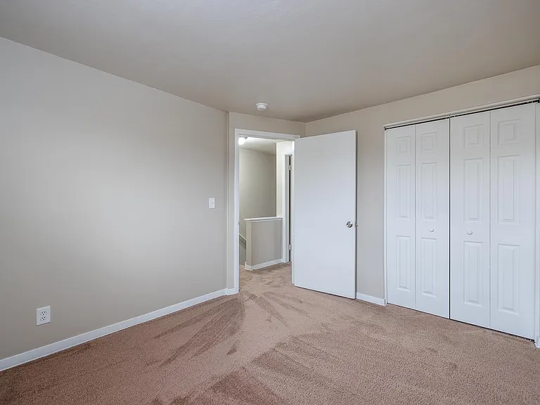 1 Gordon Pkwy — Photo 5