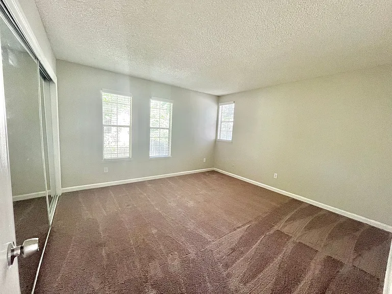 2716 F Street — Photo 8