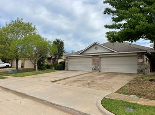 1332 Piedmont Dr, Mansfield, TX 76063