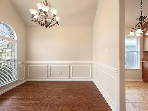 4th image of 1312 Doe Meadow Dr
