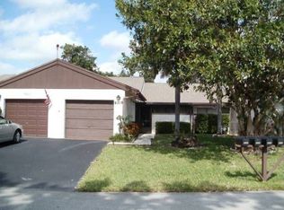 9319 Wedgewood Dr, Tamarac, FL 33321
