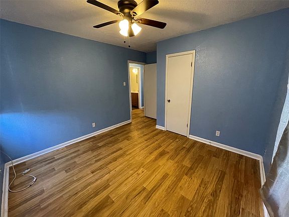4th image of 2901 Hemphill St