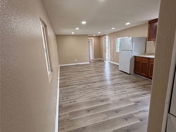 4th image of 26297-26297 Baseline St #59
