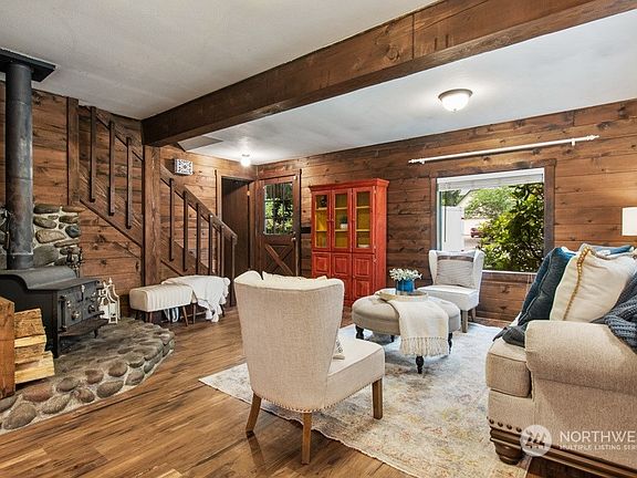 4th image of 7928 Chukar Court SE