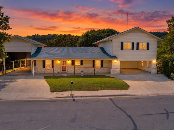 621 Guadalupe St, Kerrville, TX 78028