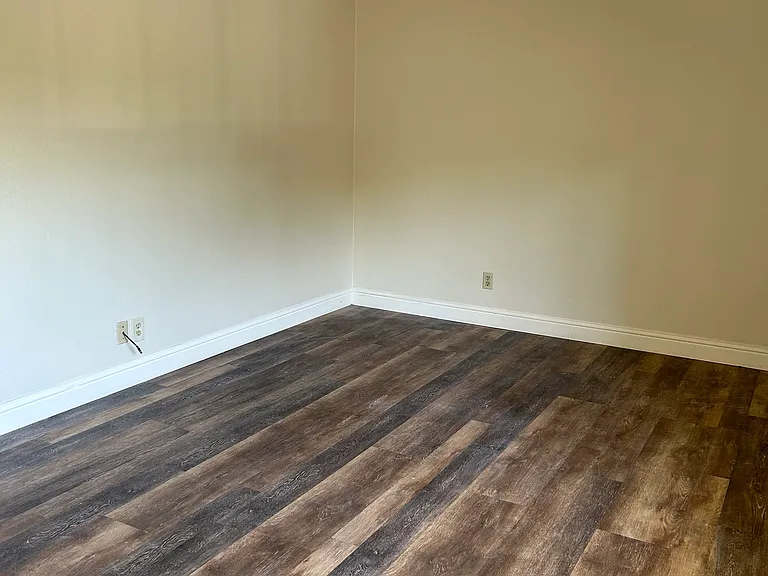 492 Van Buren St #3 — Photo 6