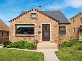 3761 S 14th St, Milwaukee, WI 53221