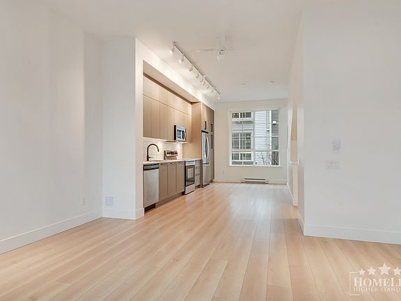 3rd image of 2838 Livingstone Ave #28