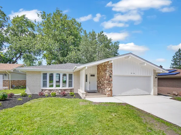4228 Applewood Ln, Matteson, IL 60443