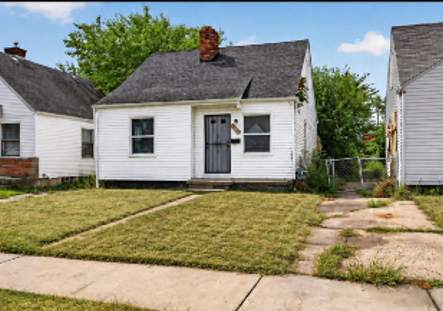 Open House- Friday, September 11th! 6:30pm-7pm! Lovely 3 Bed Bungalow With Modern Updates! — Photo 1