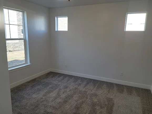 487 N 325 W — Photo 3