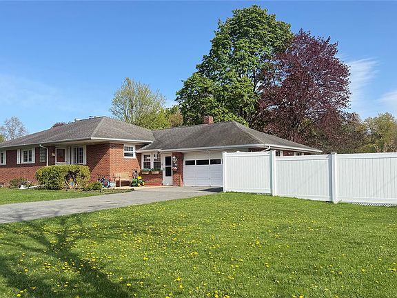 2nd image of 60 Ryerson Rd