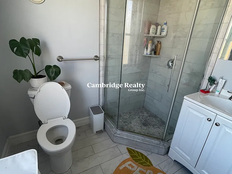 6 Durham St #3 — Photo 8