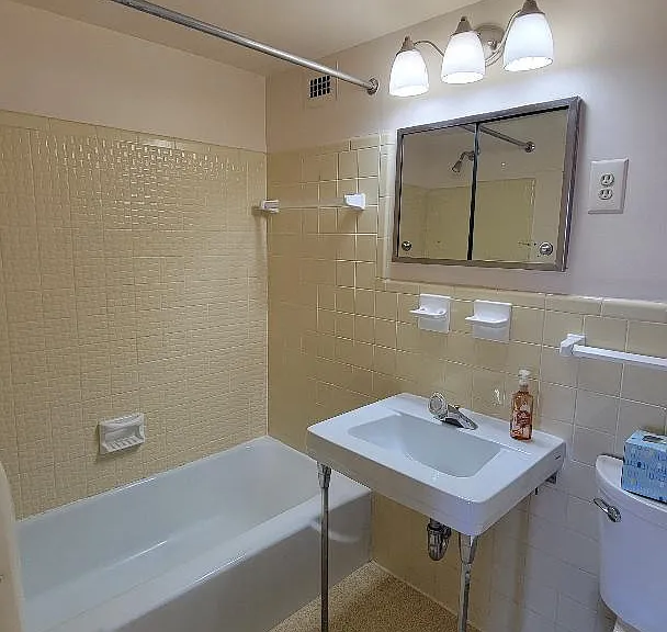 10401 Grosvenor Pl #1308 — Photo 4