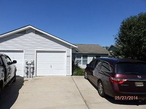1st image of 263 Magnolia Dr