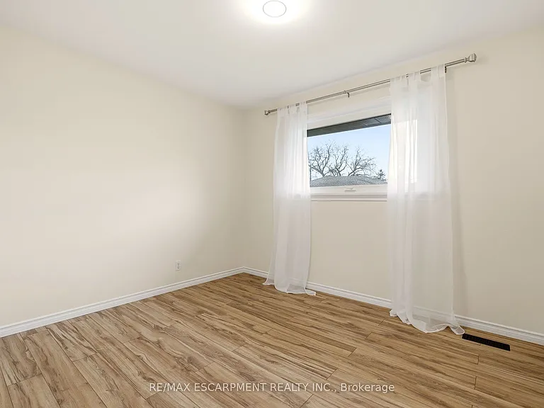 25 Briarsdale Dr — Photo 14
