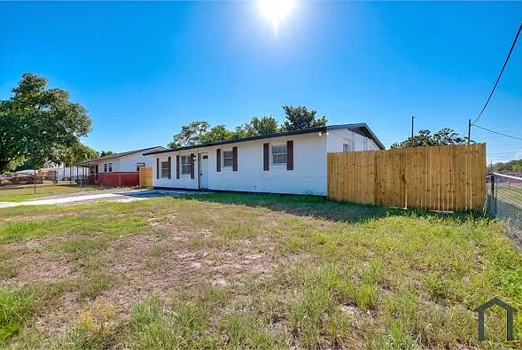 3 bed, 1150 sqft, $2,700 — Photo 1