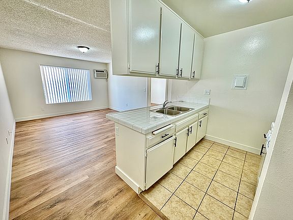 2nd image of 11726 Lemay St #15