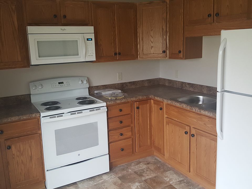 1st image of 162 Brookwood Way N