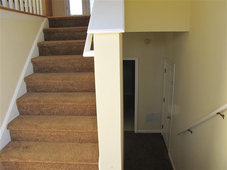 2nd image of 129 Greentree Dr